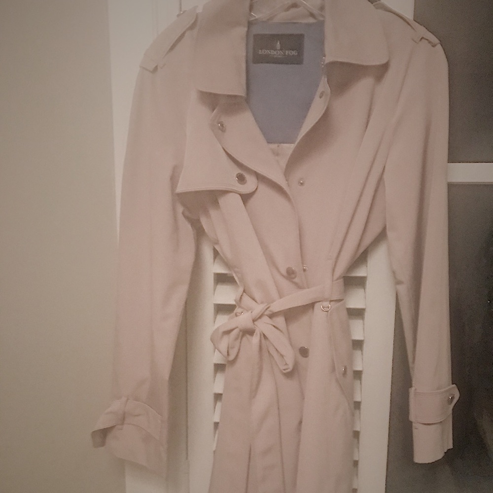 NeverBeenWorn London Fog Single Breast Trench Coat